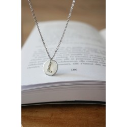 Collier gravé prénom infini